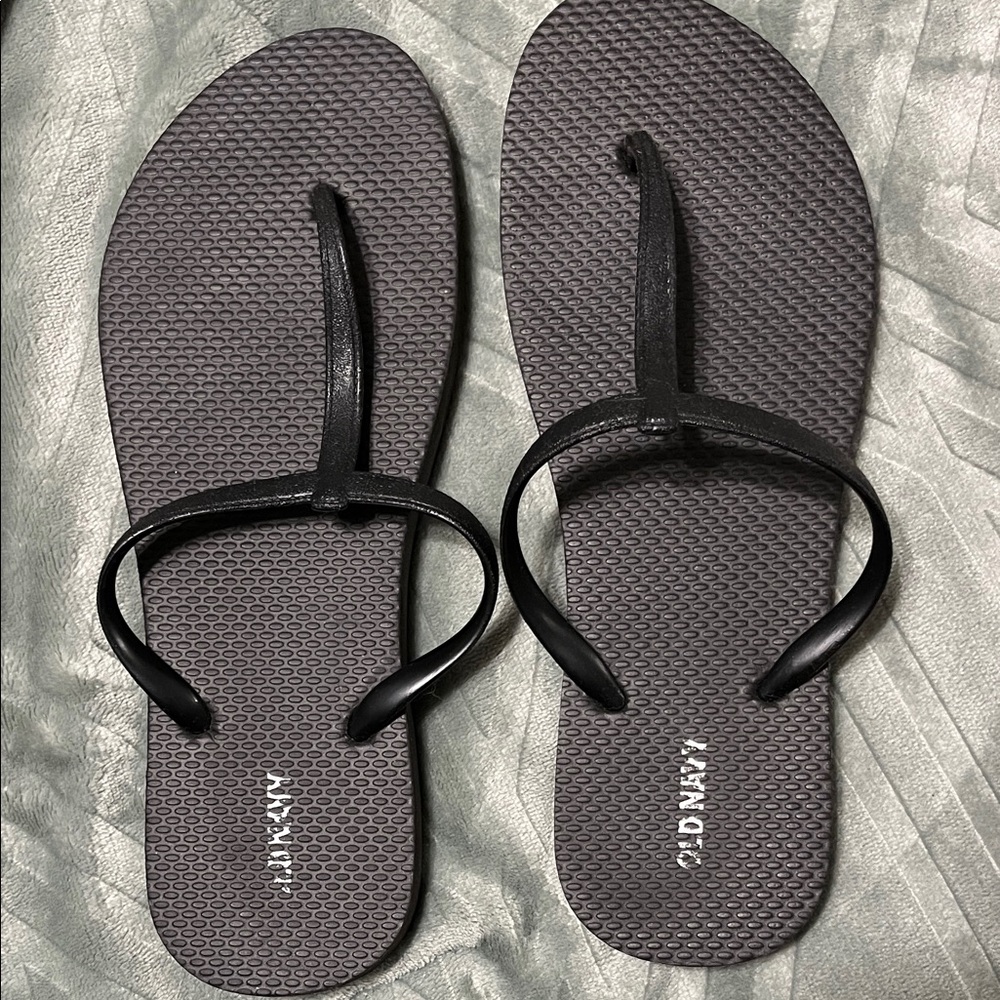 Old Navy Black Flip Flop Sandals